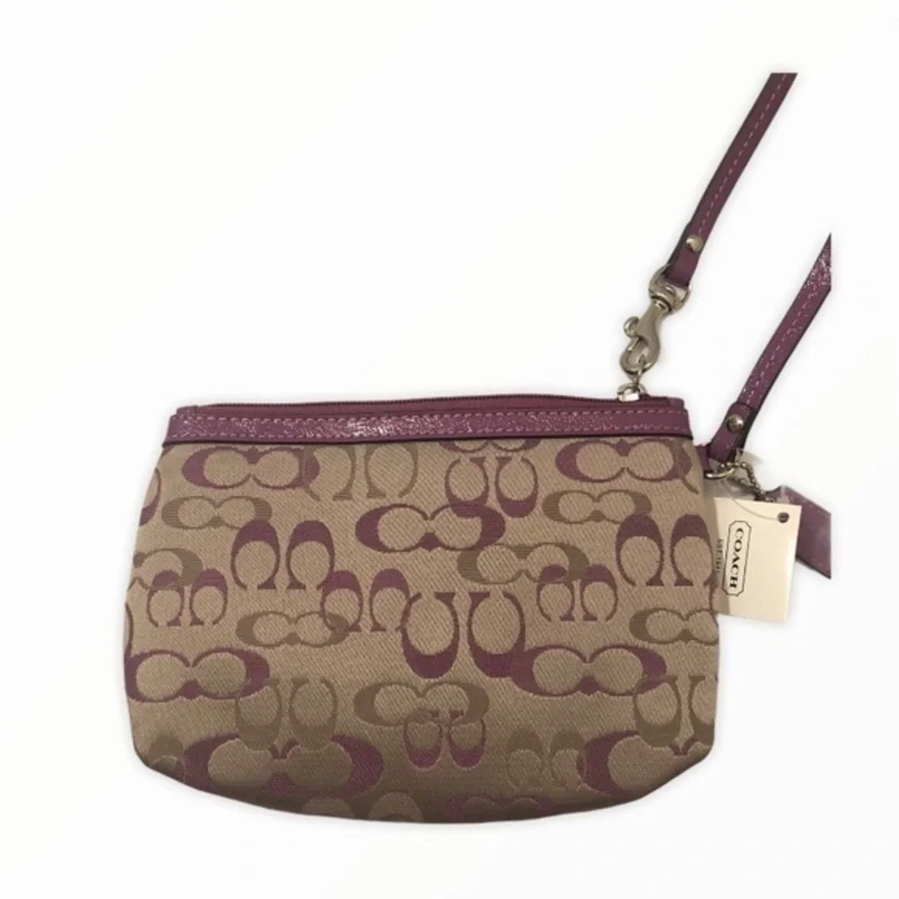 Coach optic c signature wristlet NWT